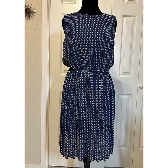 Joe Fresh Size S Stretchy MIDI Knit Dress Pleated Career Navy Geometric Summer - Picture 1 of 11